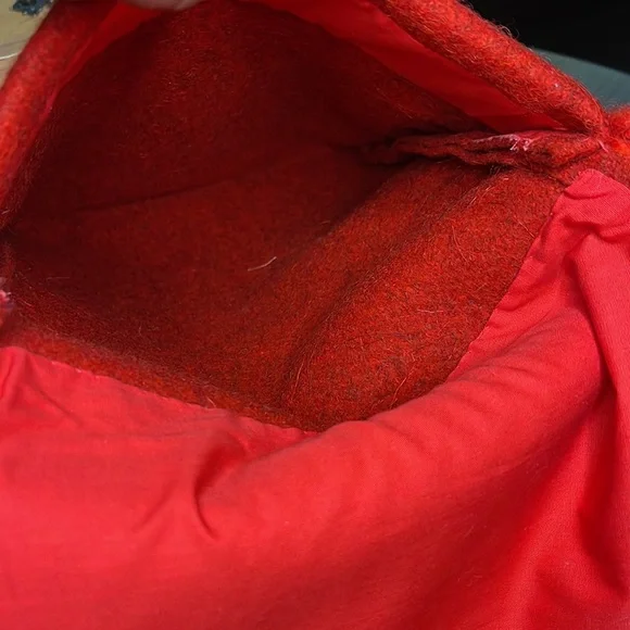 Crossbody Wool Bag - Picture 10 of 11